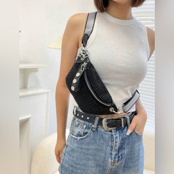 New Fanny Pack, Crossbody Bag - Picture 6 of 7